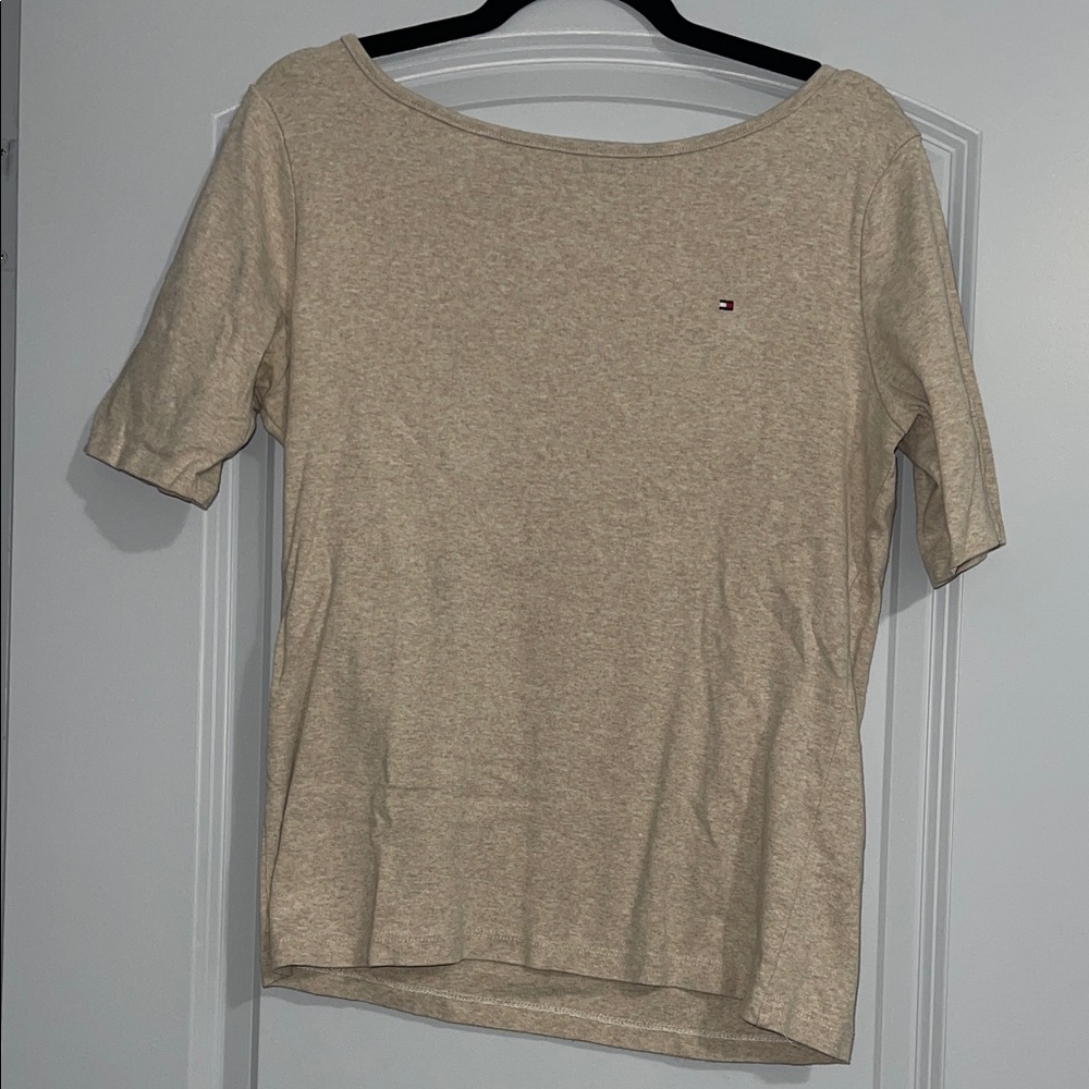 Tommy Hilfiger Women's Light Beige Short Sleeve Tee